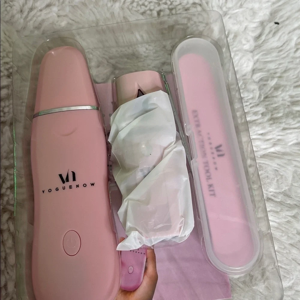 VogueNow Derma Swipe Ultrasonic Facial Scrubber Kit in Pink